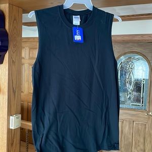 Men’s Gildan T-shirt size medium